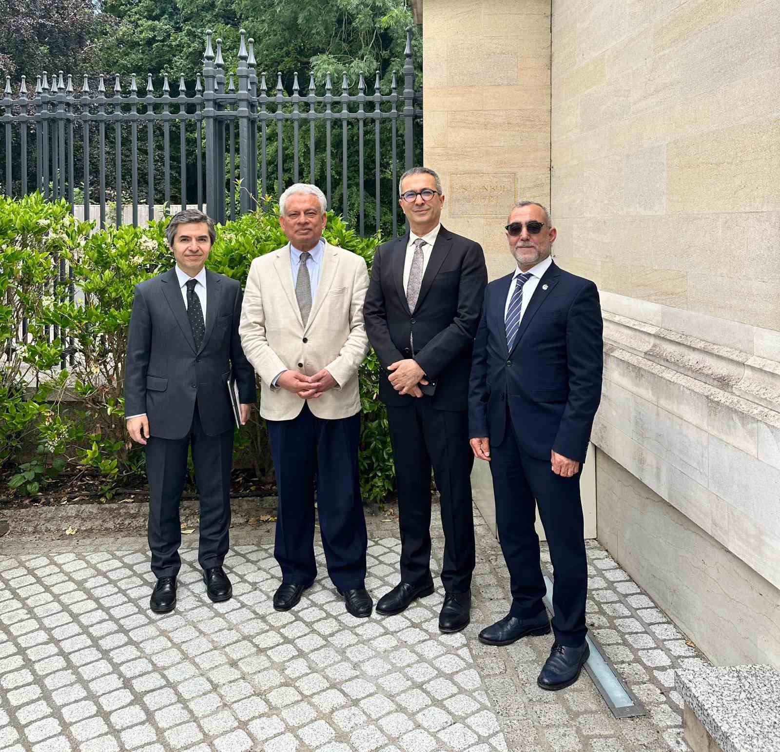 Prof. Dr. Aliy’den, Londra’da dil ve kültürel iş birlikleri görüşmeleri 