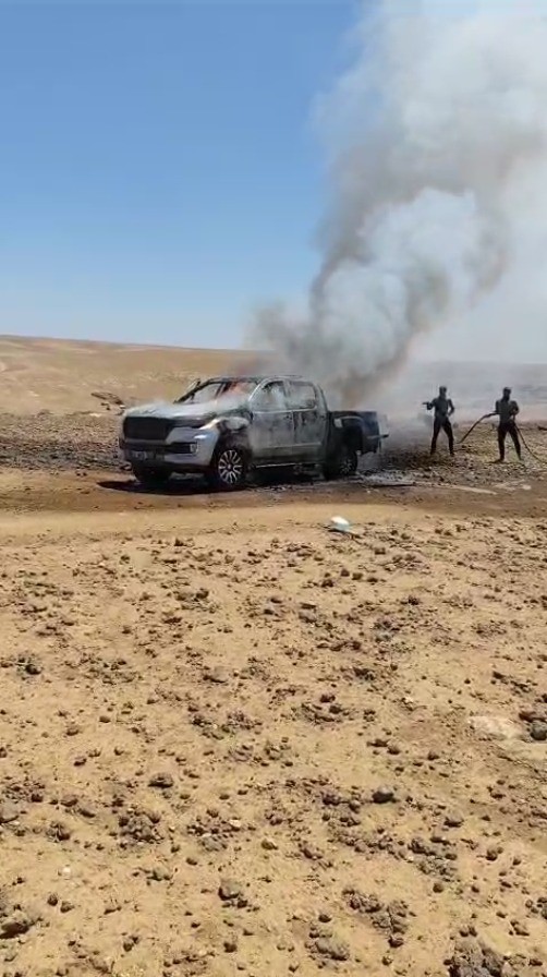 Şanlıurfa’da kamyonet alev topuna döndü 