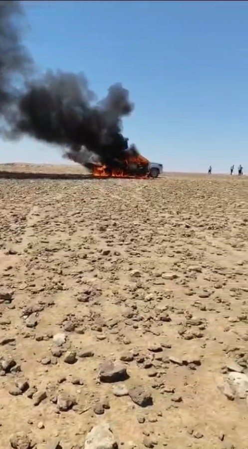 Şanlıurfa’da kamyonet alev topuna döndü 