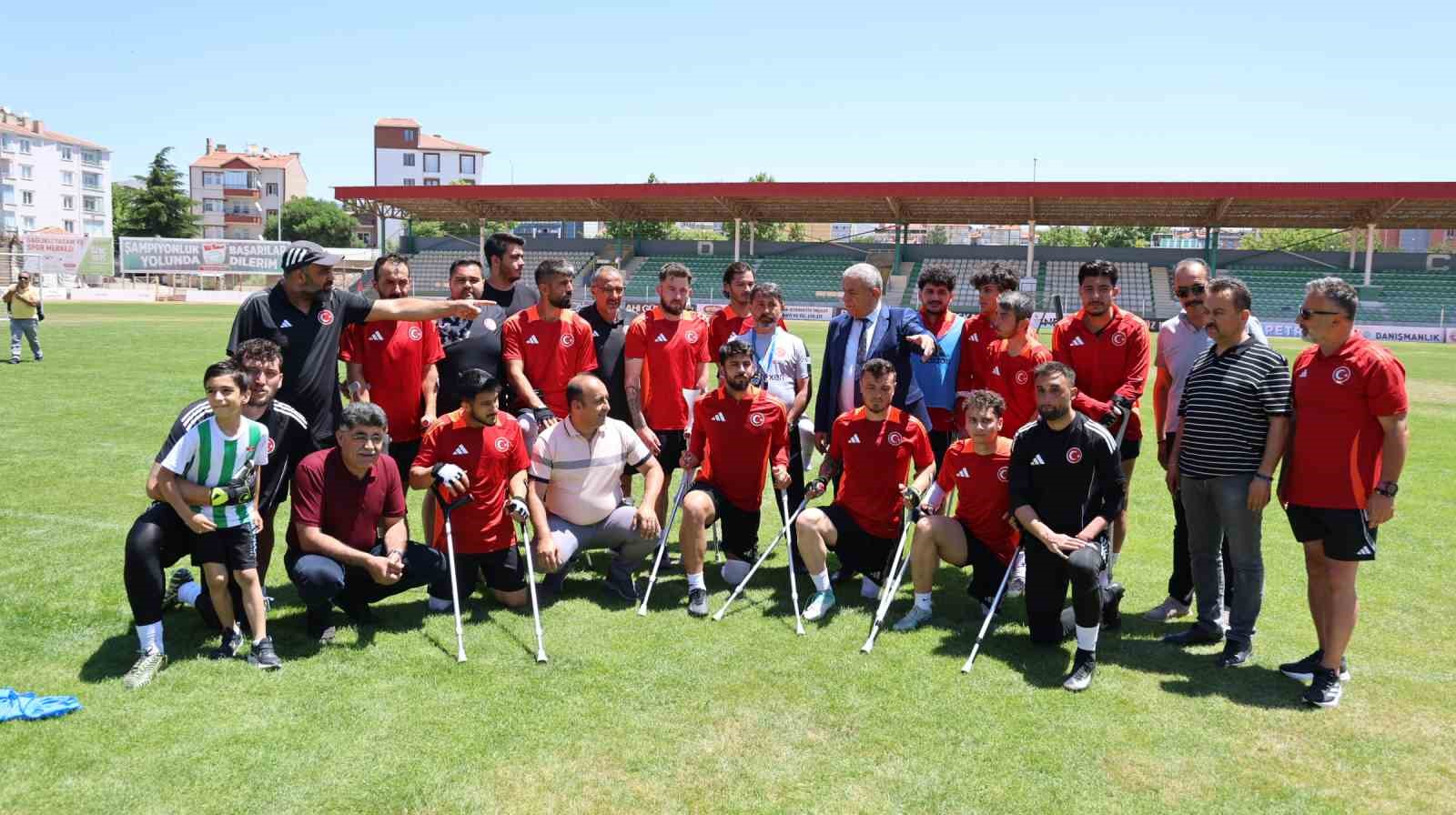 Ampute Milli Takımı, Uluslar Ligi öncesinde yöresel tatlı ikramıyla enerji depoladı 