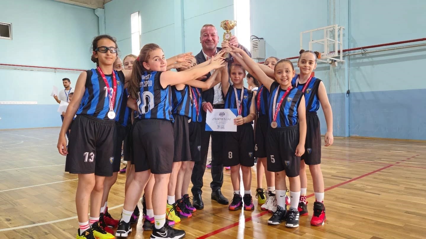 Başkan Karabatı’dan minik sporculara moral ziyareti 