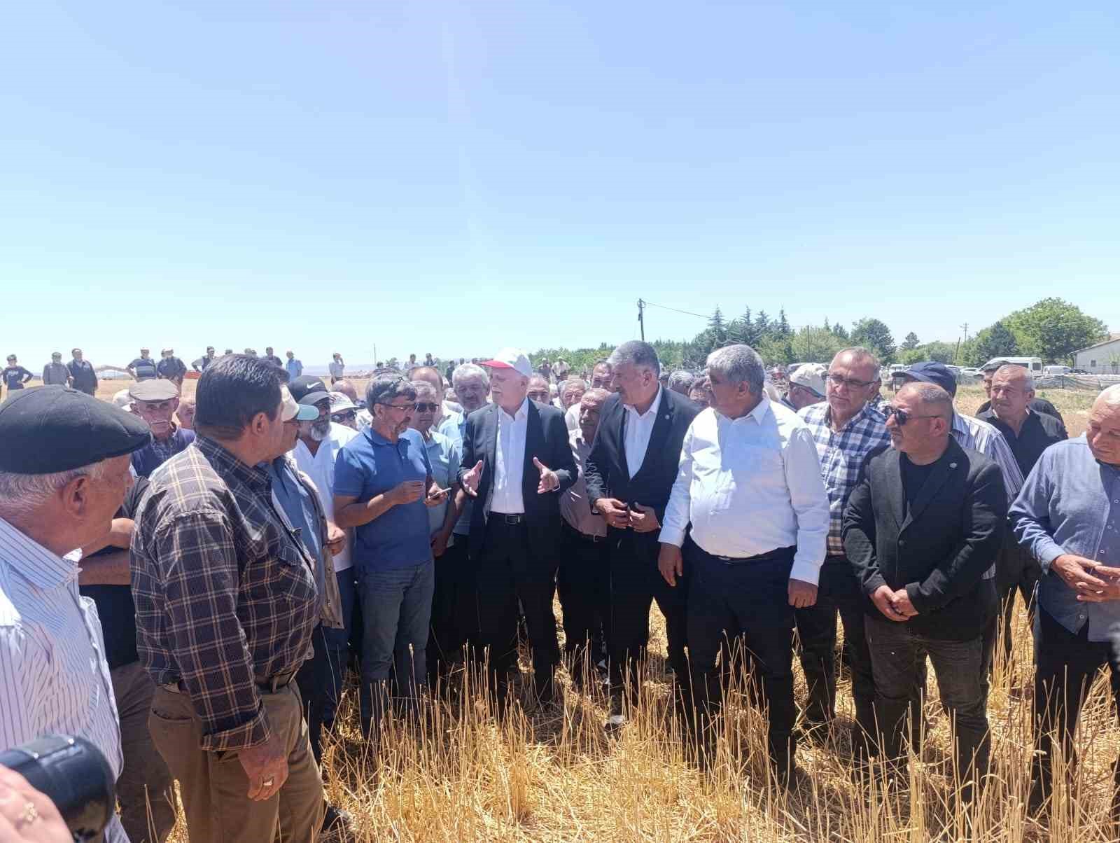 TZOB Başkanı, dolu sonrası zarar gören tarlaları inceledi 
