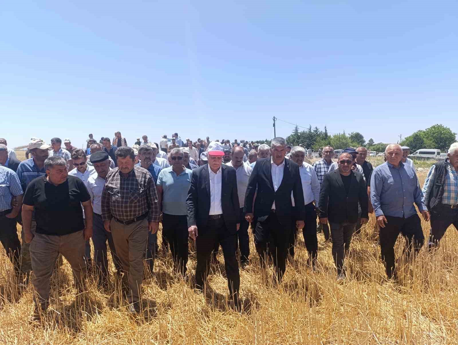 TZOB Başkanı, dolu sonrası zarar gören tarlaları inceledi 