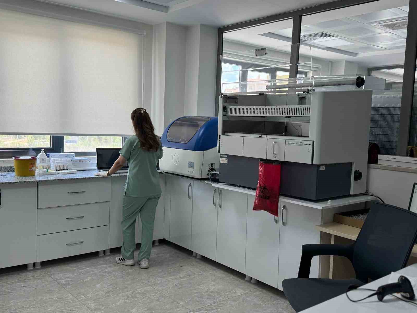 Gazi Yaşargil Eğitim ve Araştırma Hastanesi merkez laboratuvarı yeni yerleşkesine taşındı 