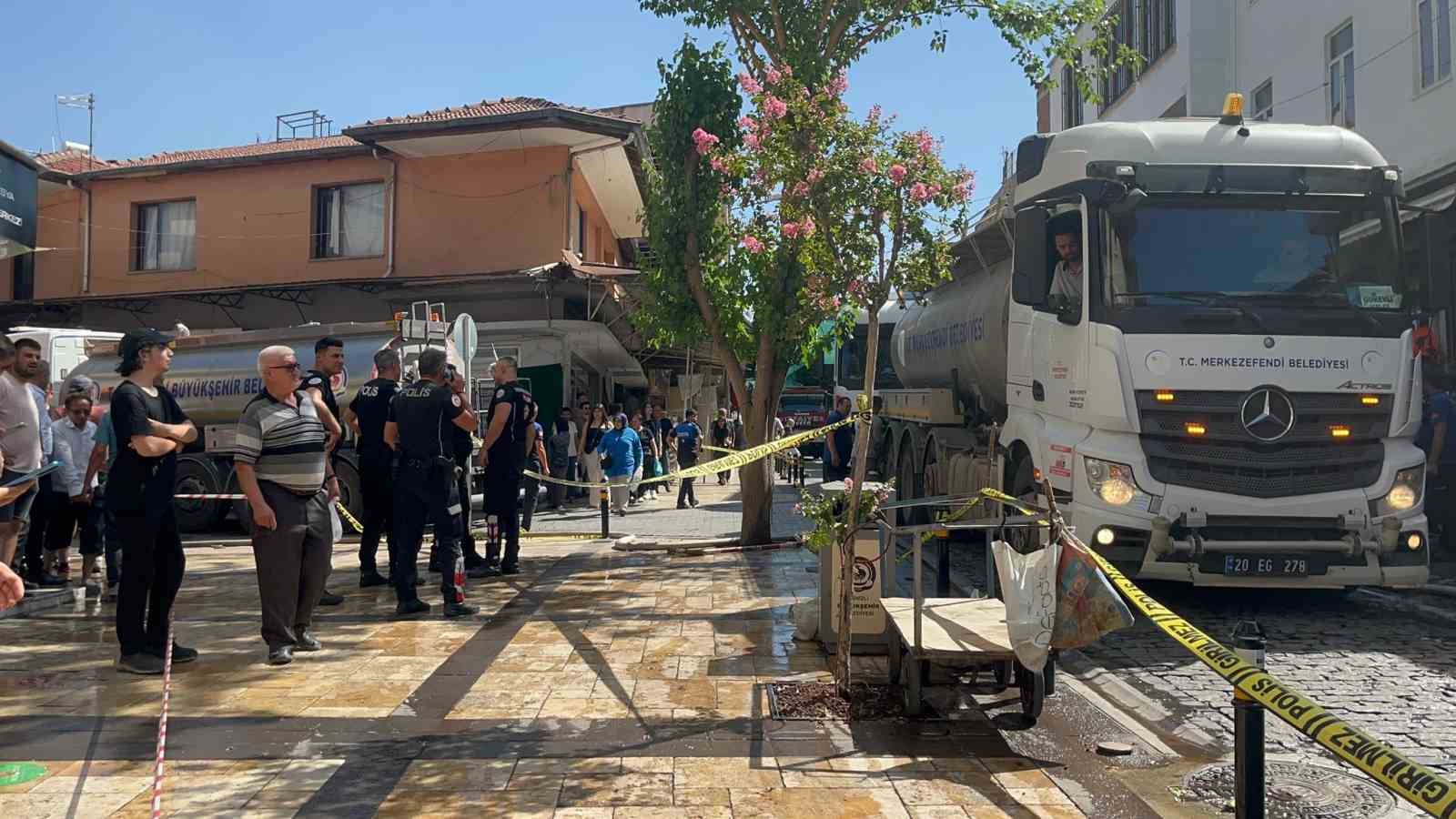 Tarihi çarşıdaki yangı kontrol altına alındı 