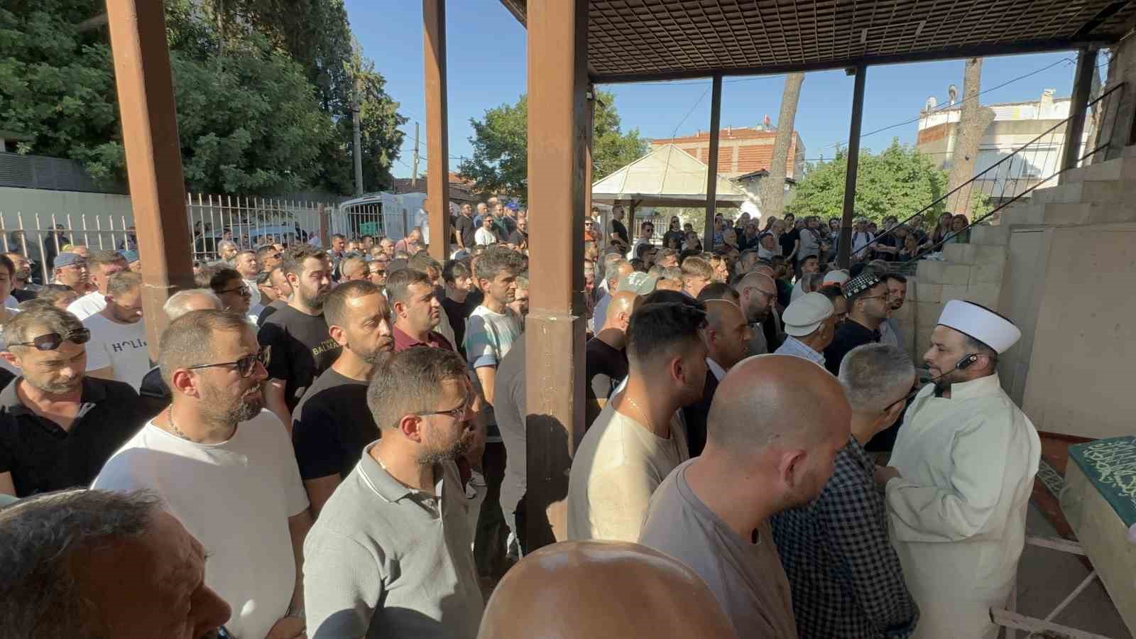 Havuza düşerek hayatını kaybeden minik Nazlı’ya acı veda 