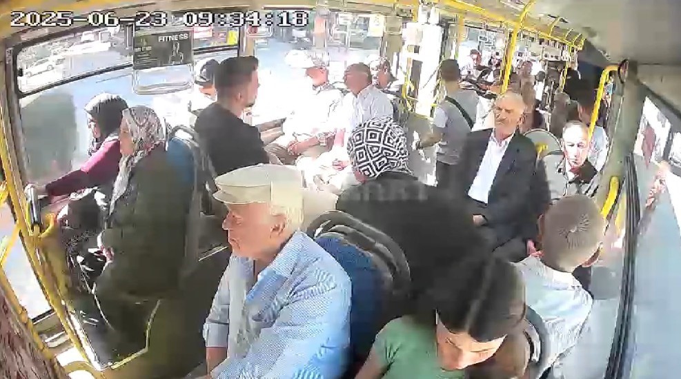 Bayılan yolcu için güzergâhı değil, vicdanın yolunu izledi 