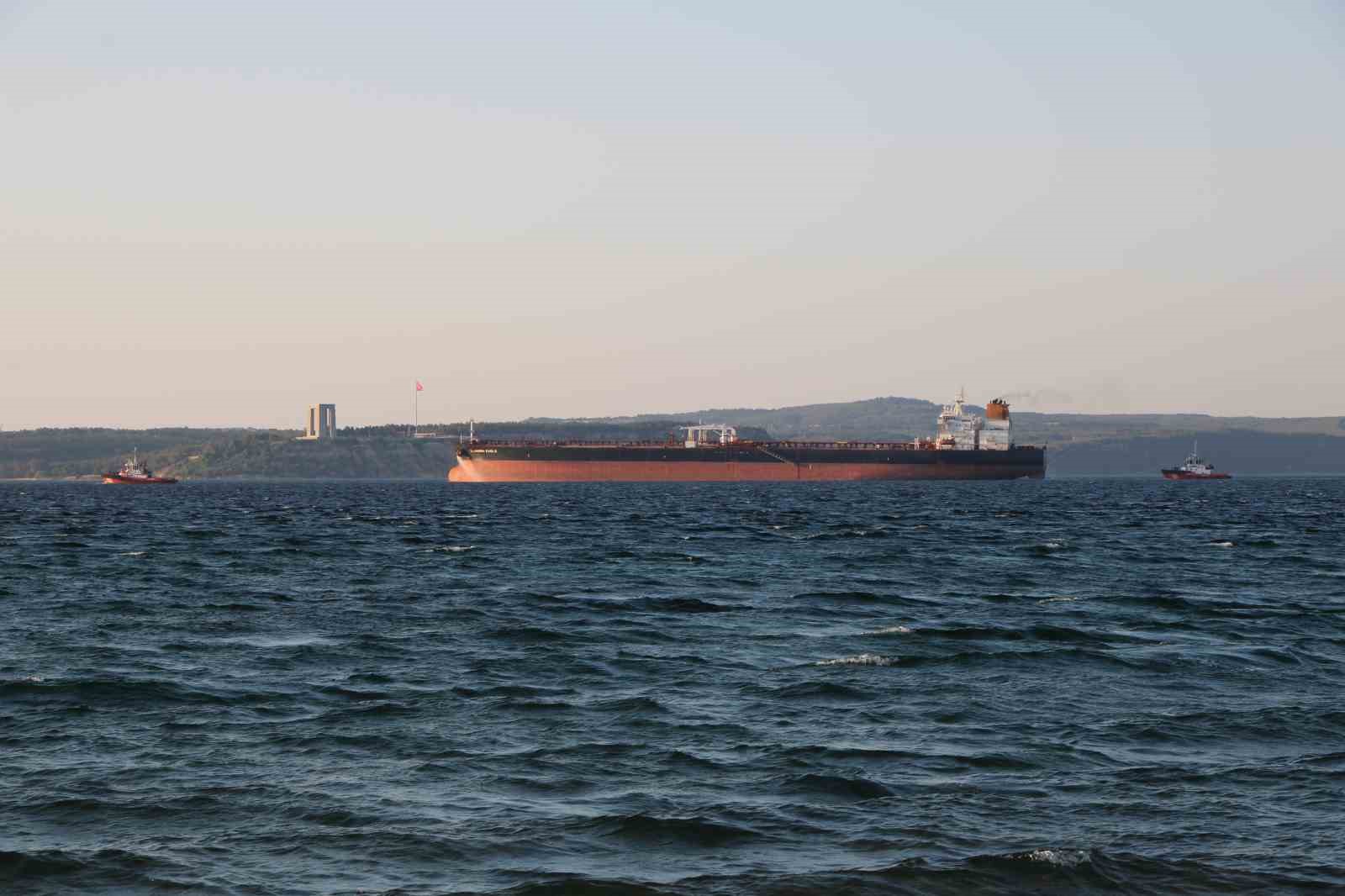 Çanakkale Boğazı’nda gemi makine arızası yaptı