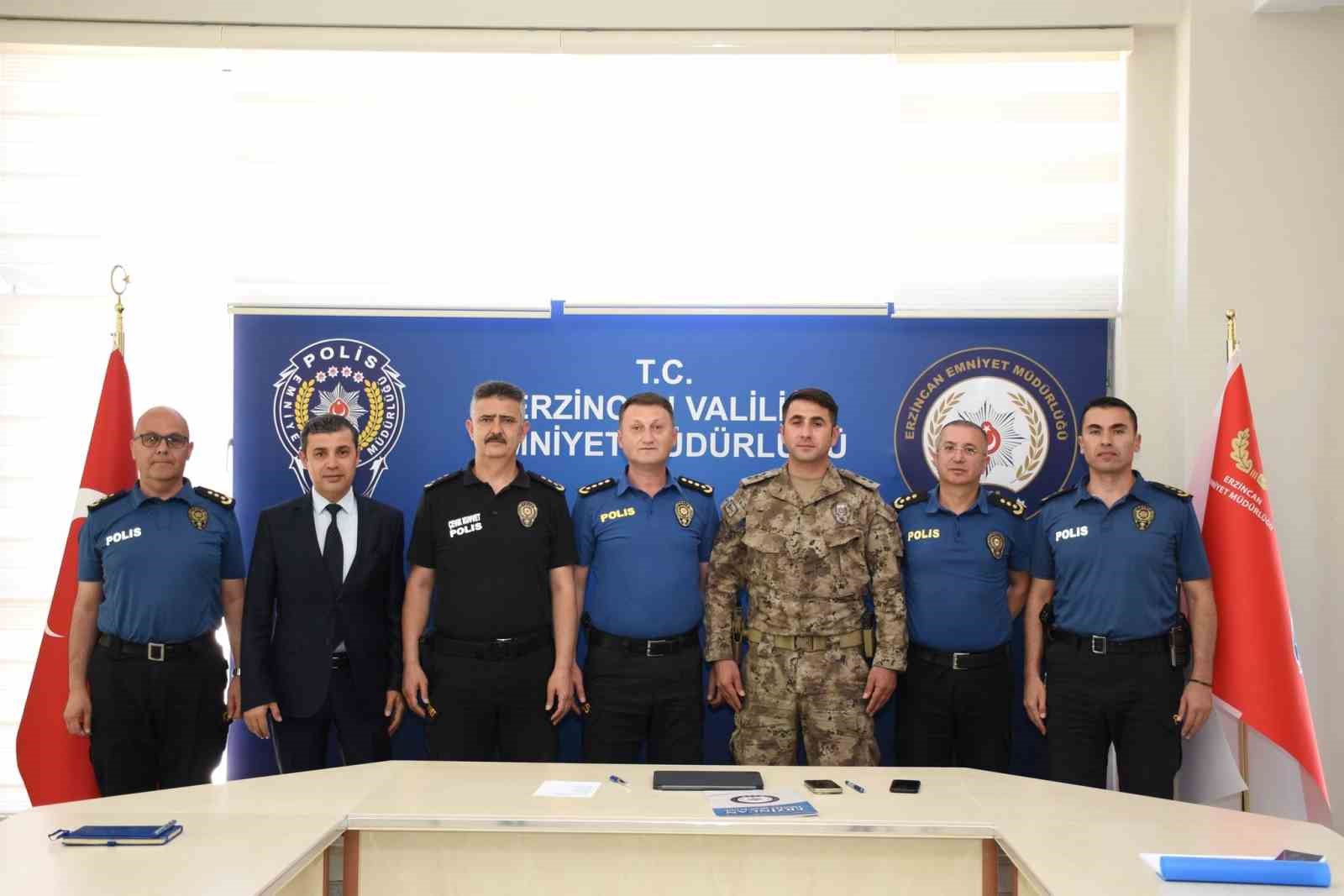 Sınır ötesinde görevlendirilen polisler uğurlandı 