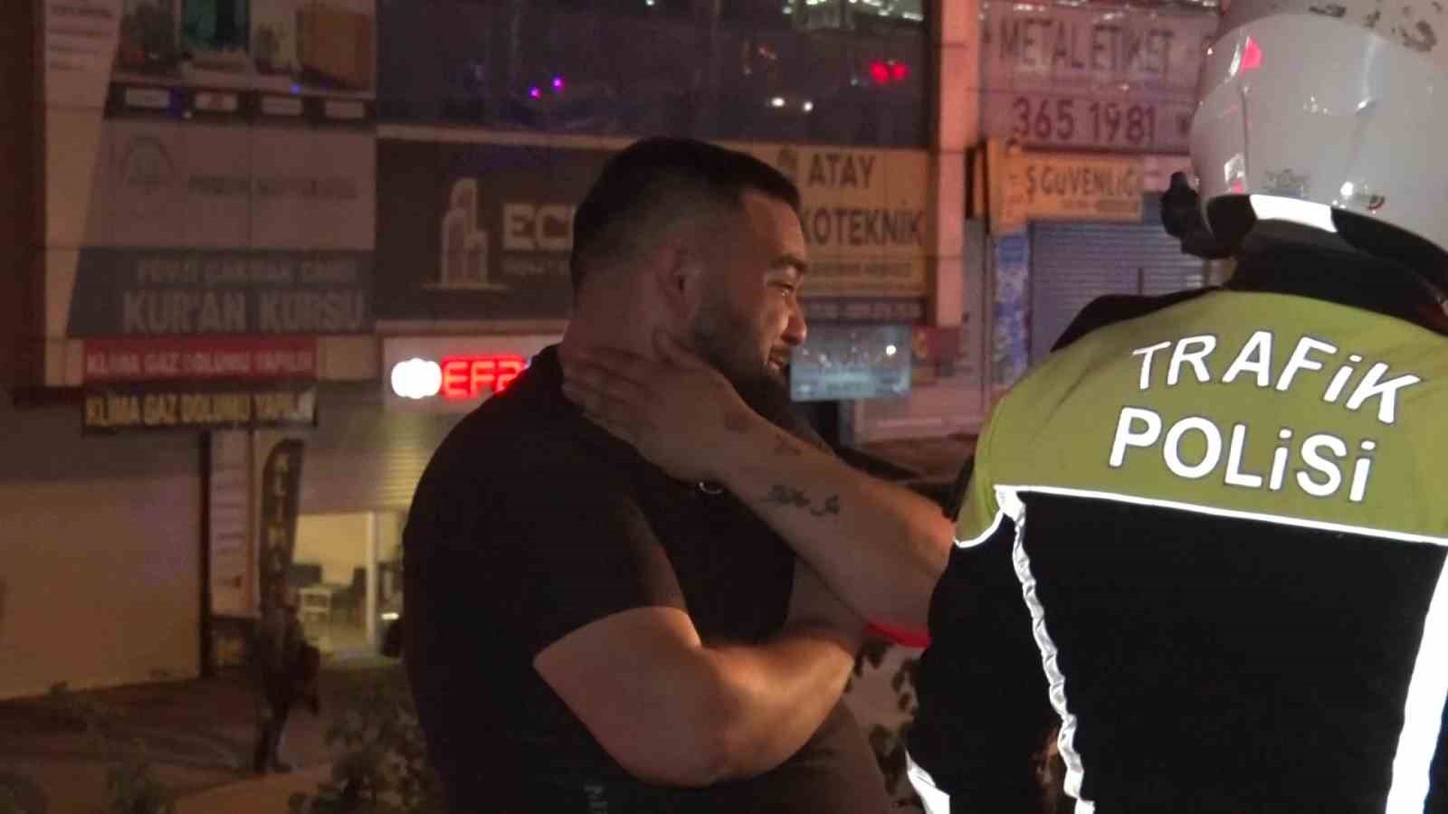 Pendik’te 6 araçlı zincirleme kaza: Biri çocuk 5 yaralı 