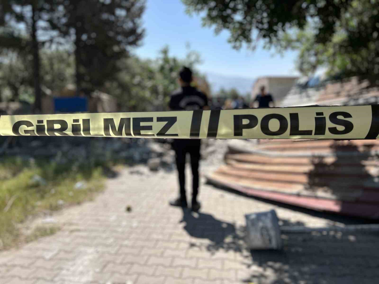 Kaçak yapı yıkımında gerginlik: 1 yaralı, 2 gözaltı 