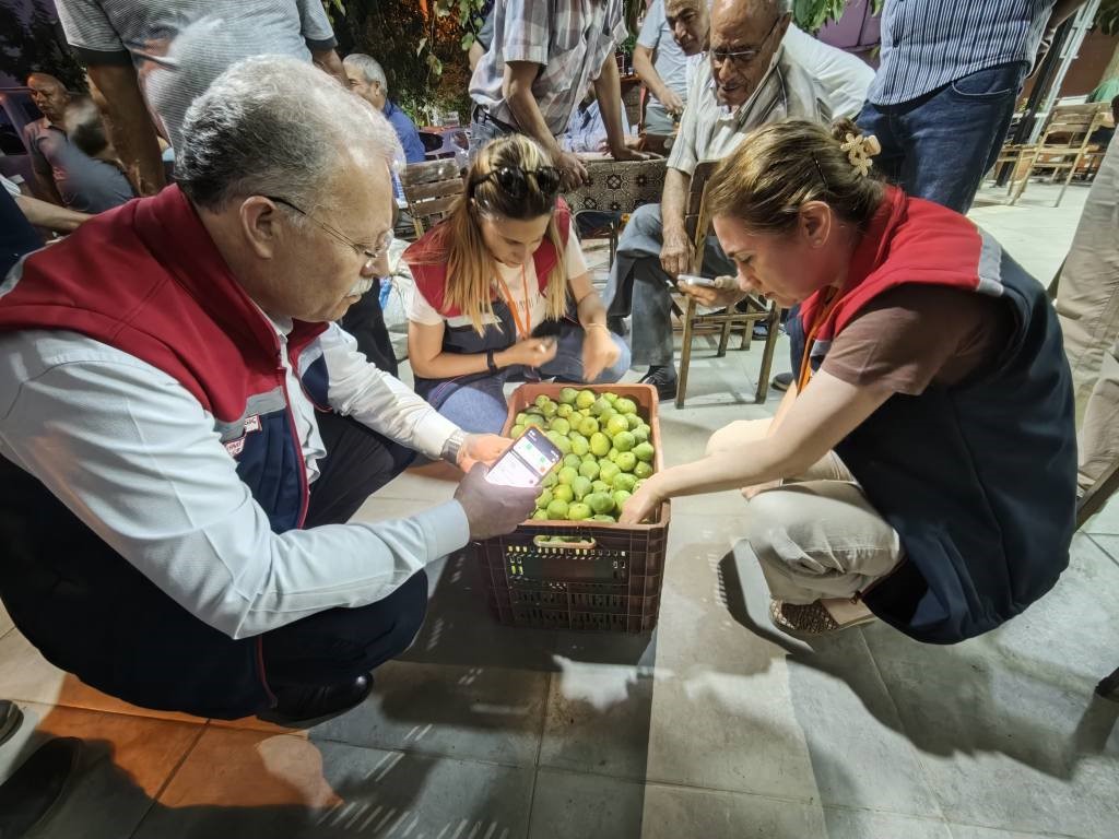 Karacasu’da üreticiye kaliteli ilek uyarısı 