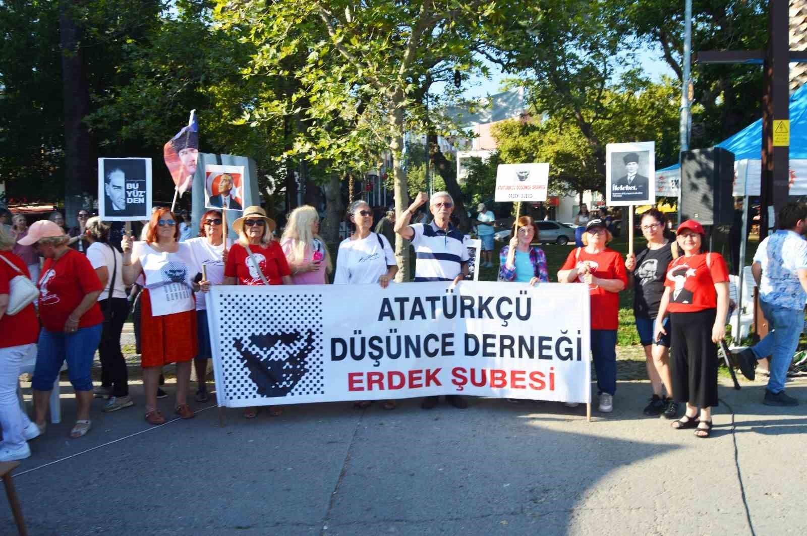 Atatürk’ün Erdek’e gelişinin 87. yıldönümü kutlandı 