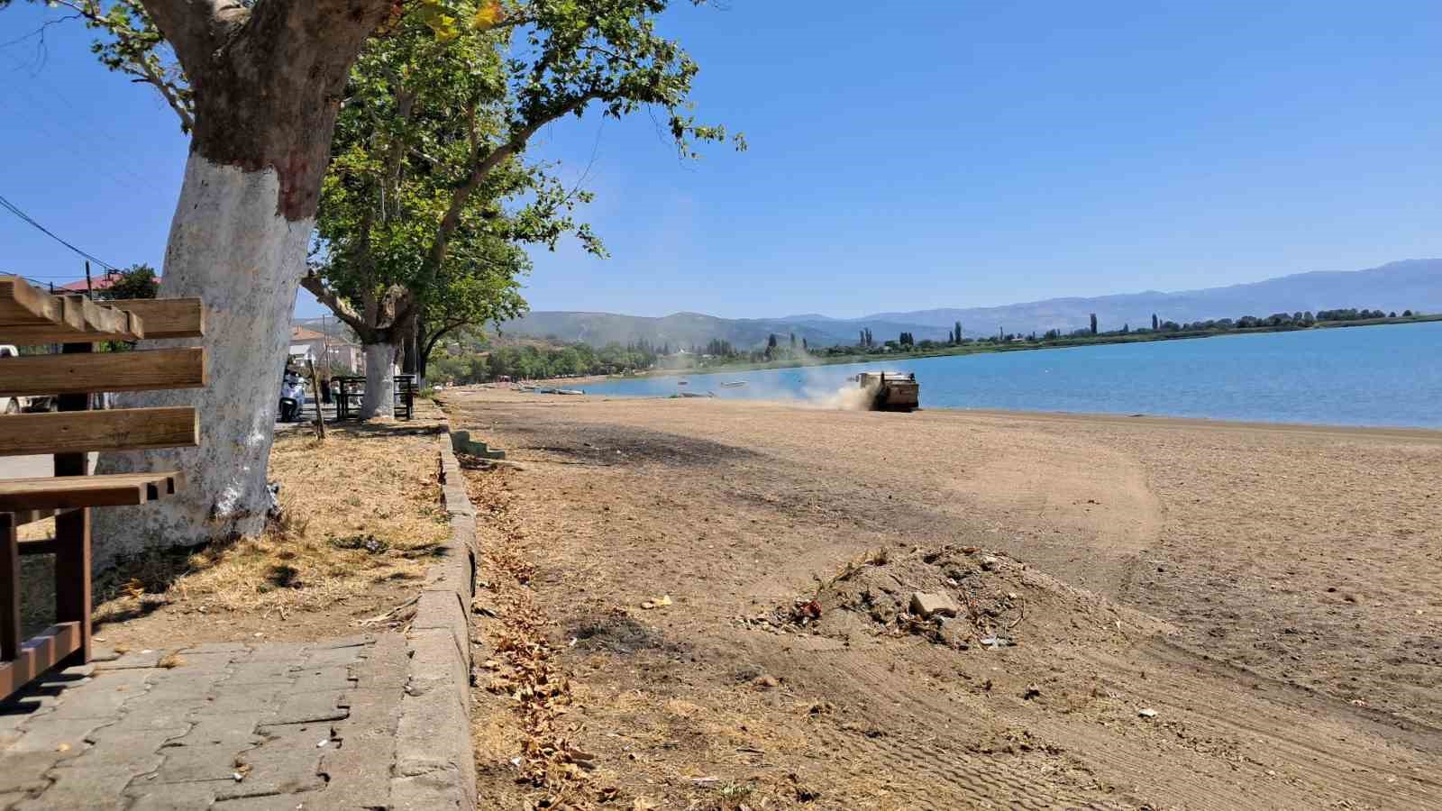 Boyalıca sahili yaz sezonu için temizleniyor 