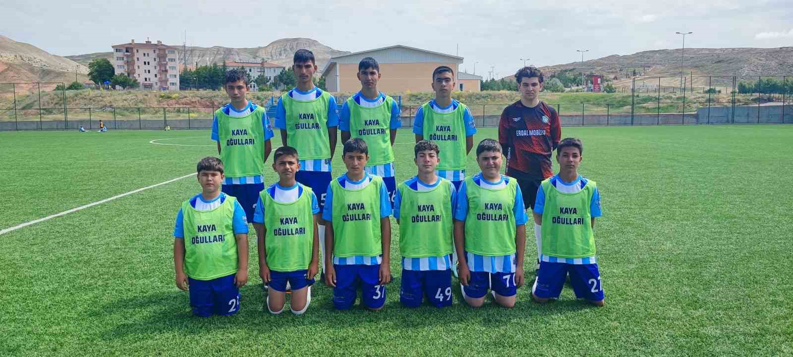 Akkışla’da ücretsiz futbol kursu 