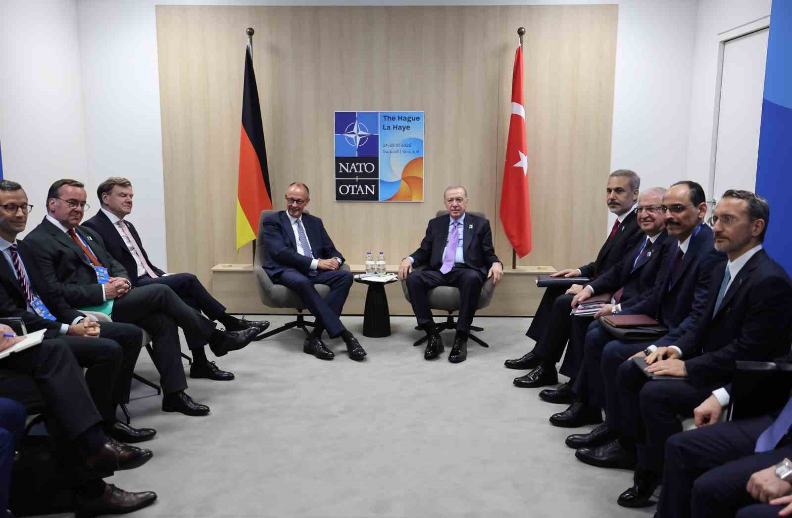 Erdoğan, Lahey’de Almanya Başbakanı Merz ile görüştü 