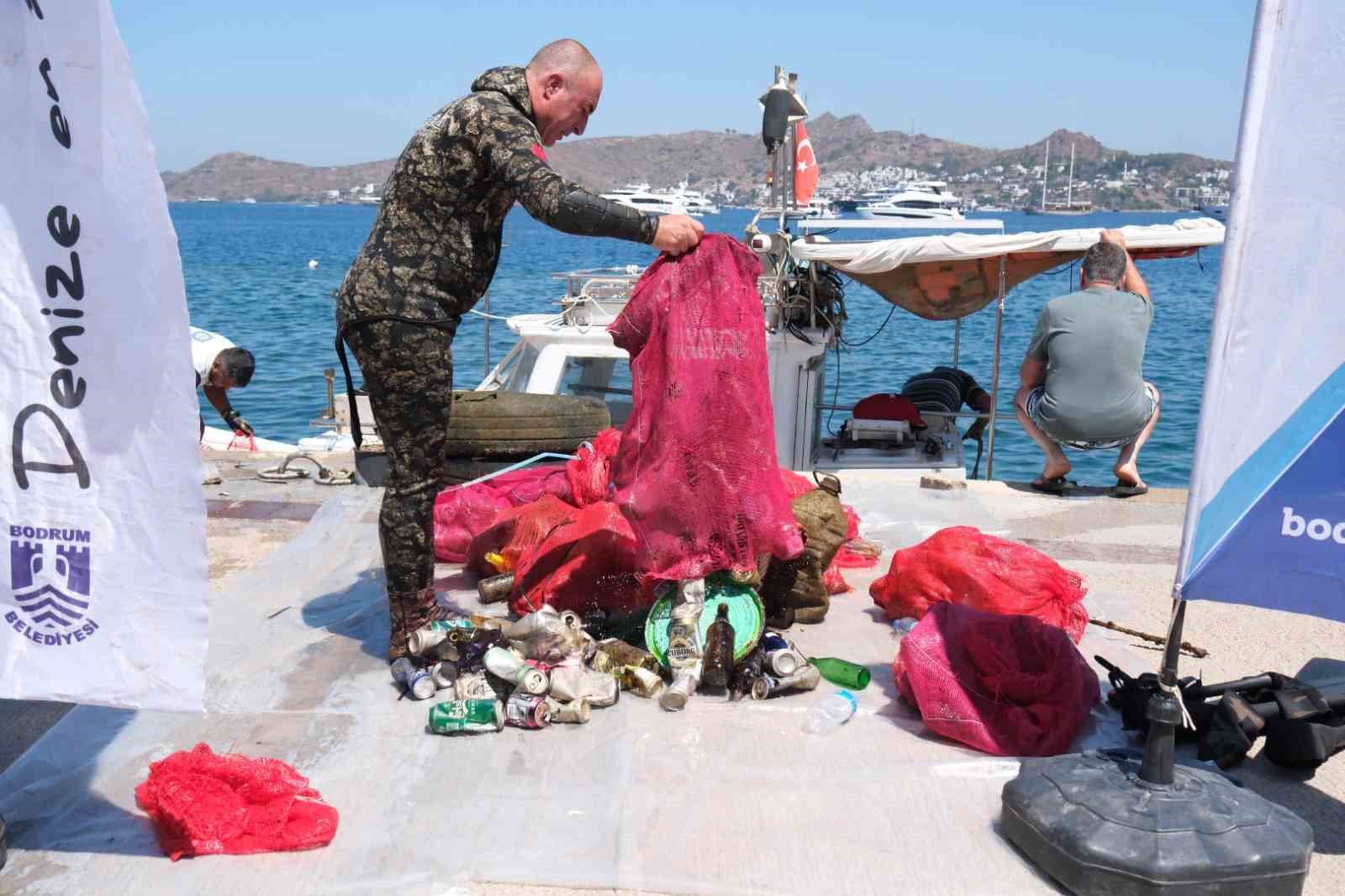 Deniz Dibi Temizliği Yalıkavak’ta devam etti 