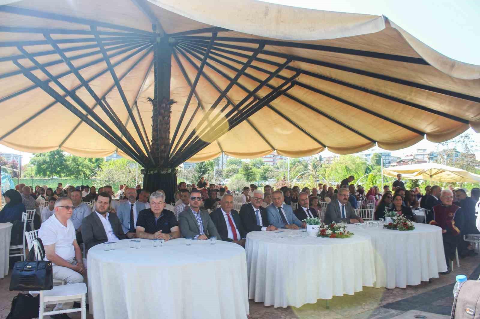 Çarşamba MYO’da mezuniyet sevinci 