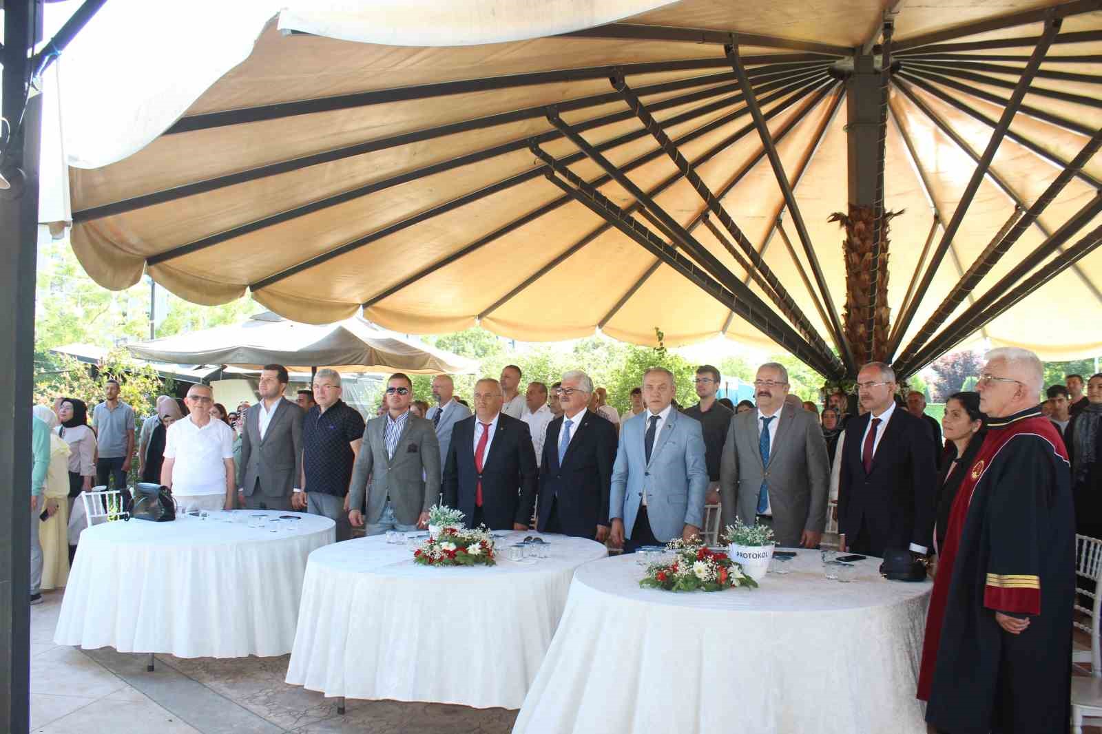 Çarşamba MYO’da mezuniyet sevinci 