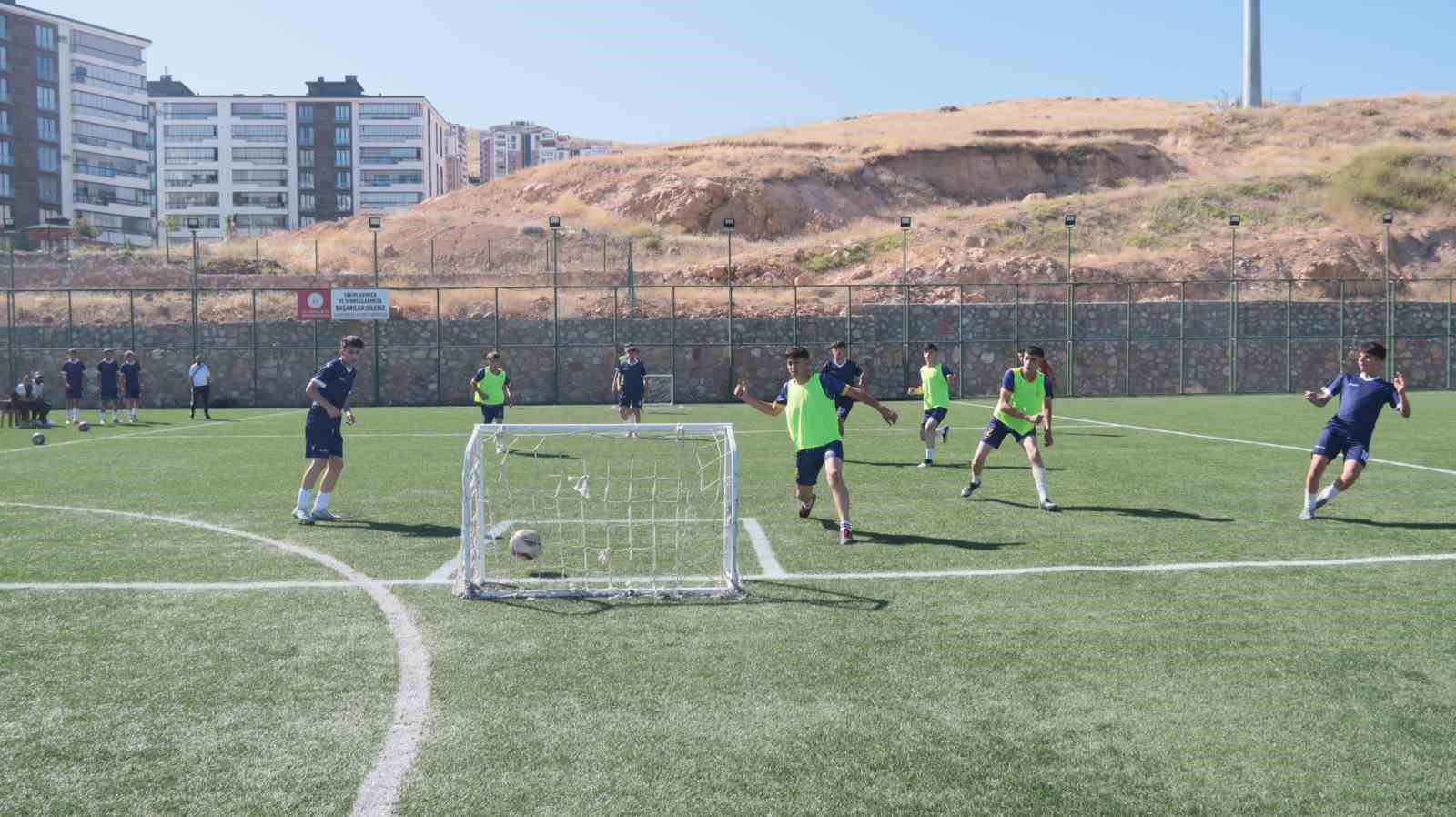5x5 sokaklar bizim futbol bölge heyecanı Elazığ’da başladı 