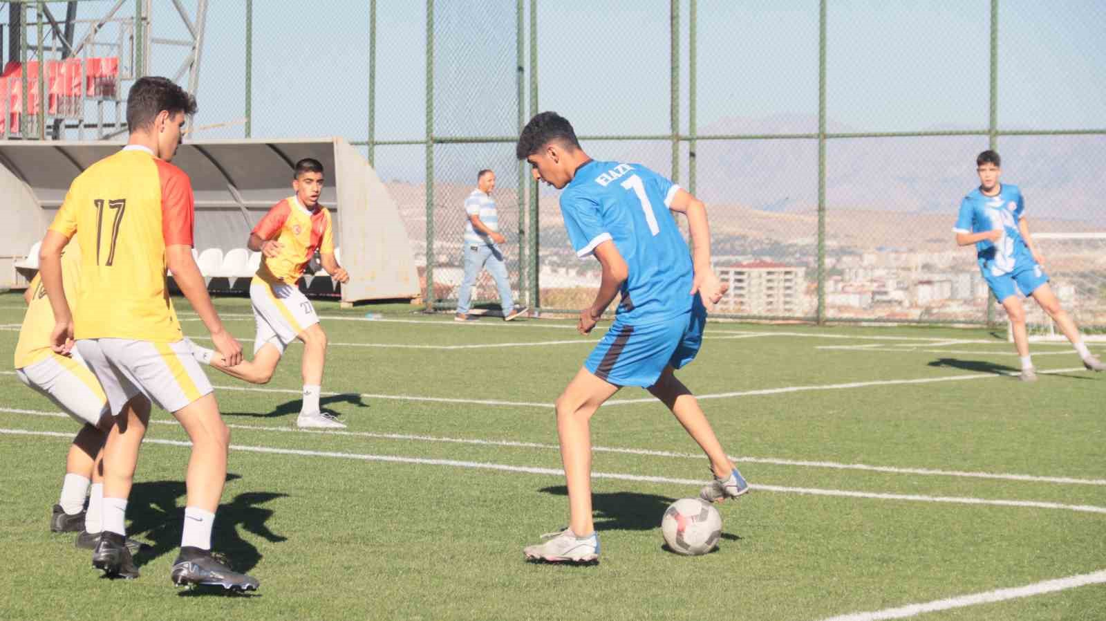 5x5 sokaklar bizim futbol bölge heyecanı Elazığ’da başladı 