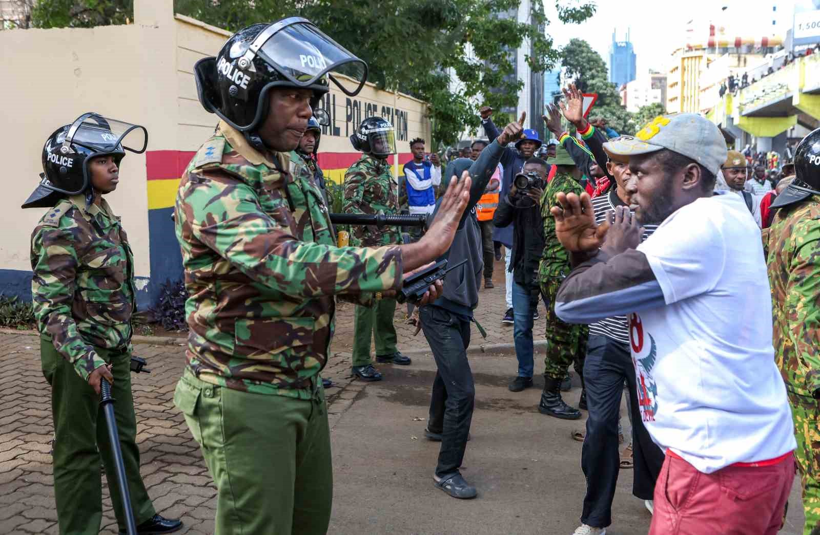 Kenya’da sokaklar karıştı: 56 yaralı 
