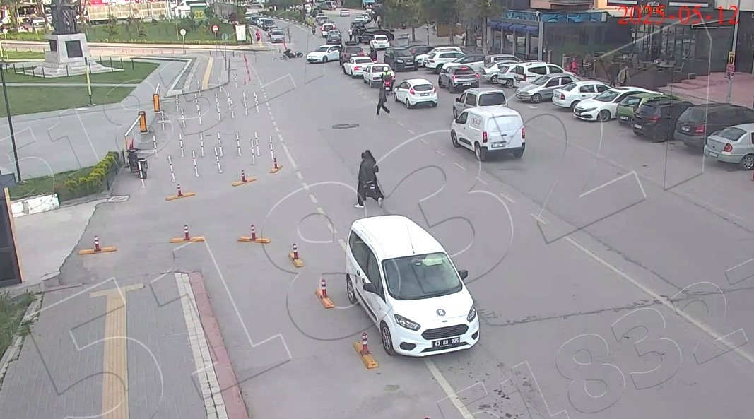Kütahya’da 3 ayrı motosiklet kazası kamerada 