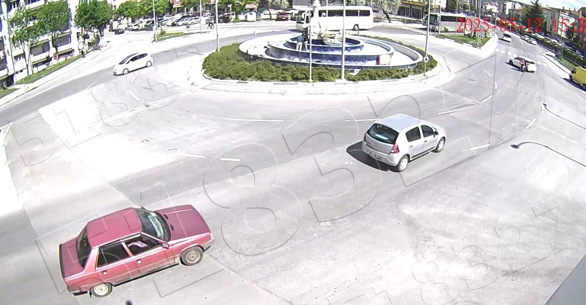 Kütahya’da 3 ayrı motosiklet kazası kamerada 