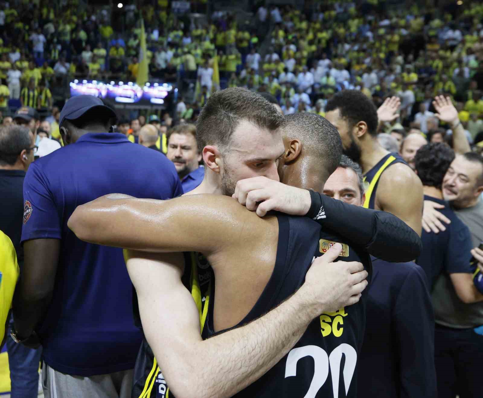 Fenerbahçe Beko, ligde 12. şampiyonluğunu kazandı 
