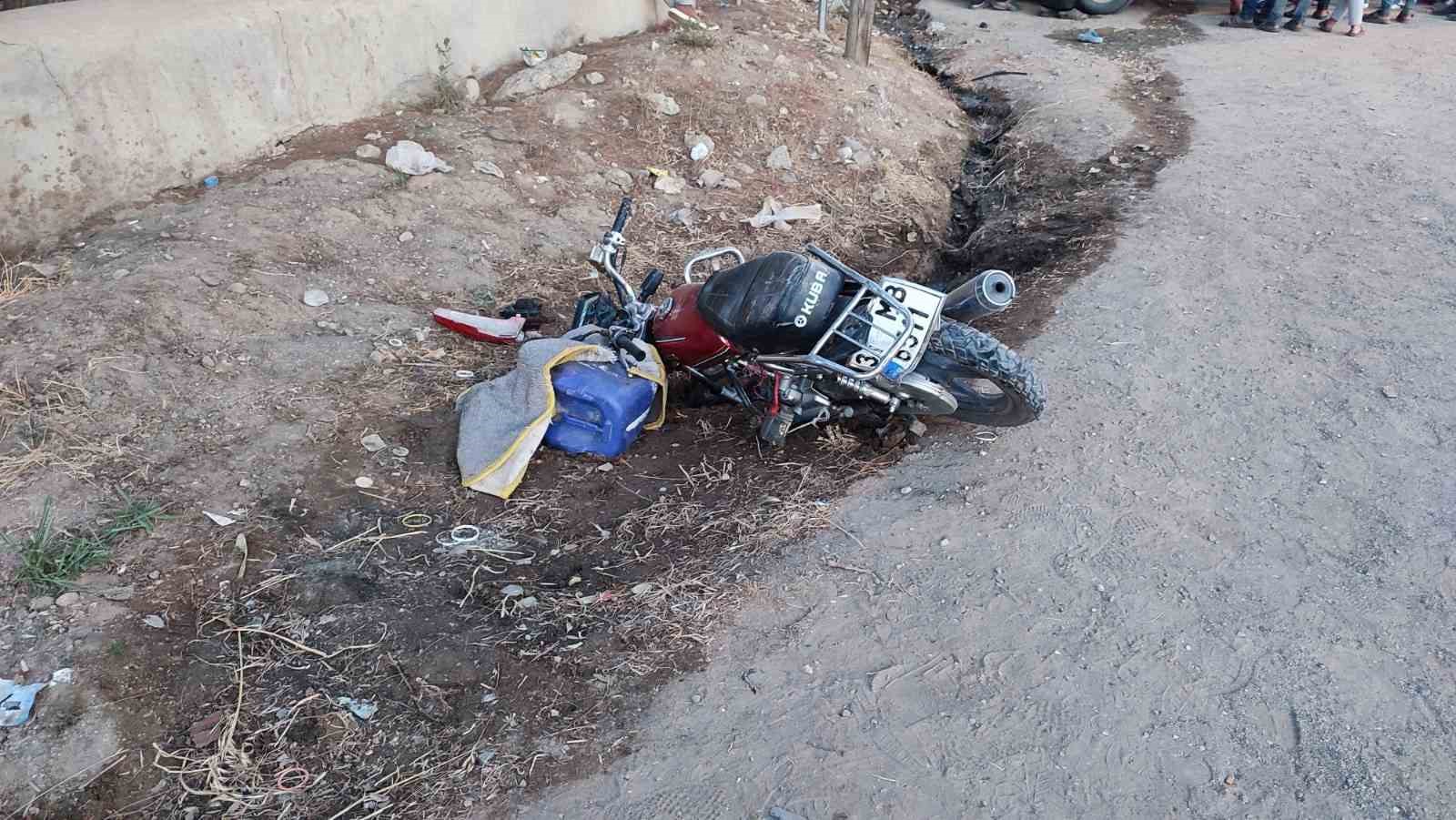 Amasya’da feci kaza: Otomobilin çarptığı motosikletteki kız çocuğu hayatını kaybetti