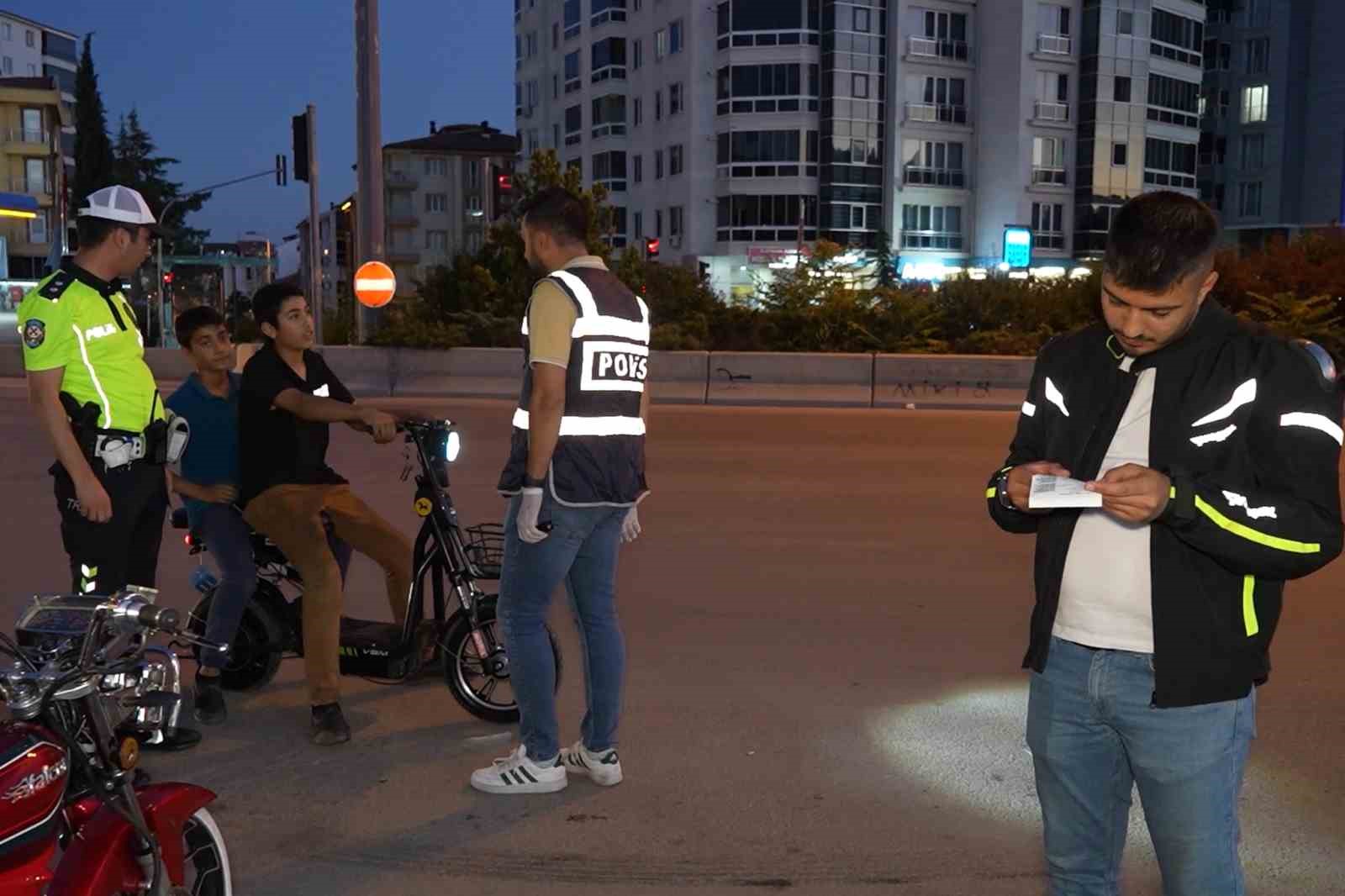 Kırıkkale’de trafik ekiplerinden motosiklet sürücülerine sıkı denetim 