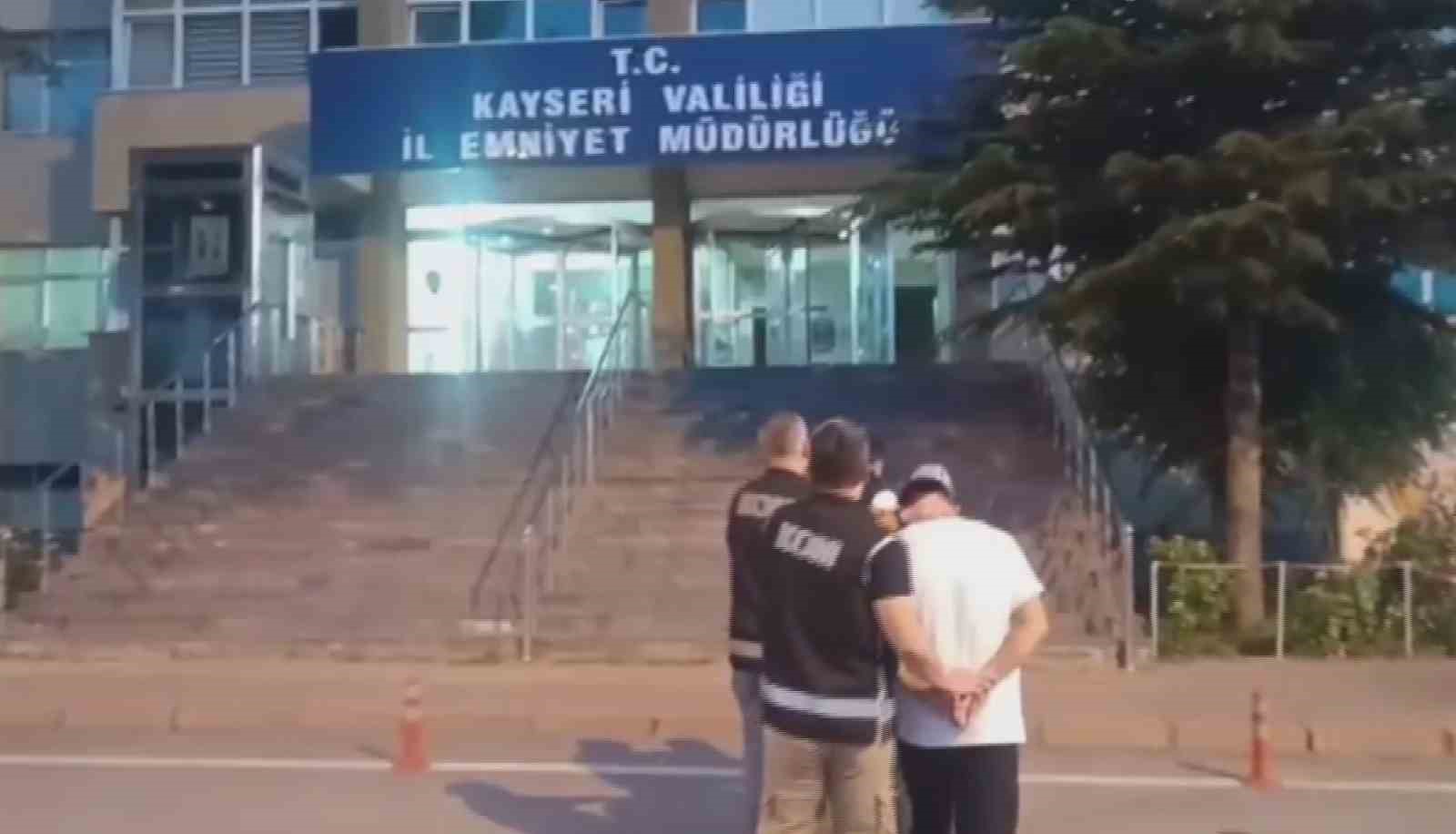 Tarihi eser kaçakçıları yakayı ele verdi 