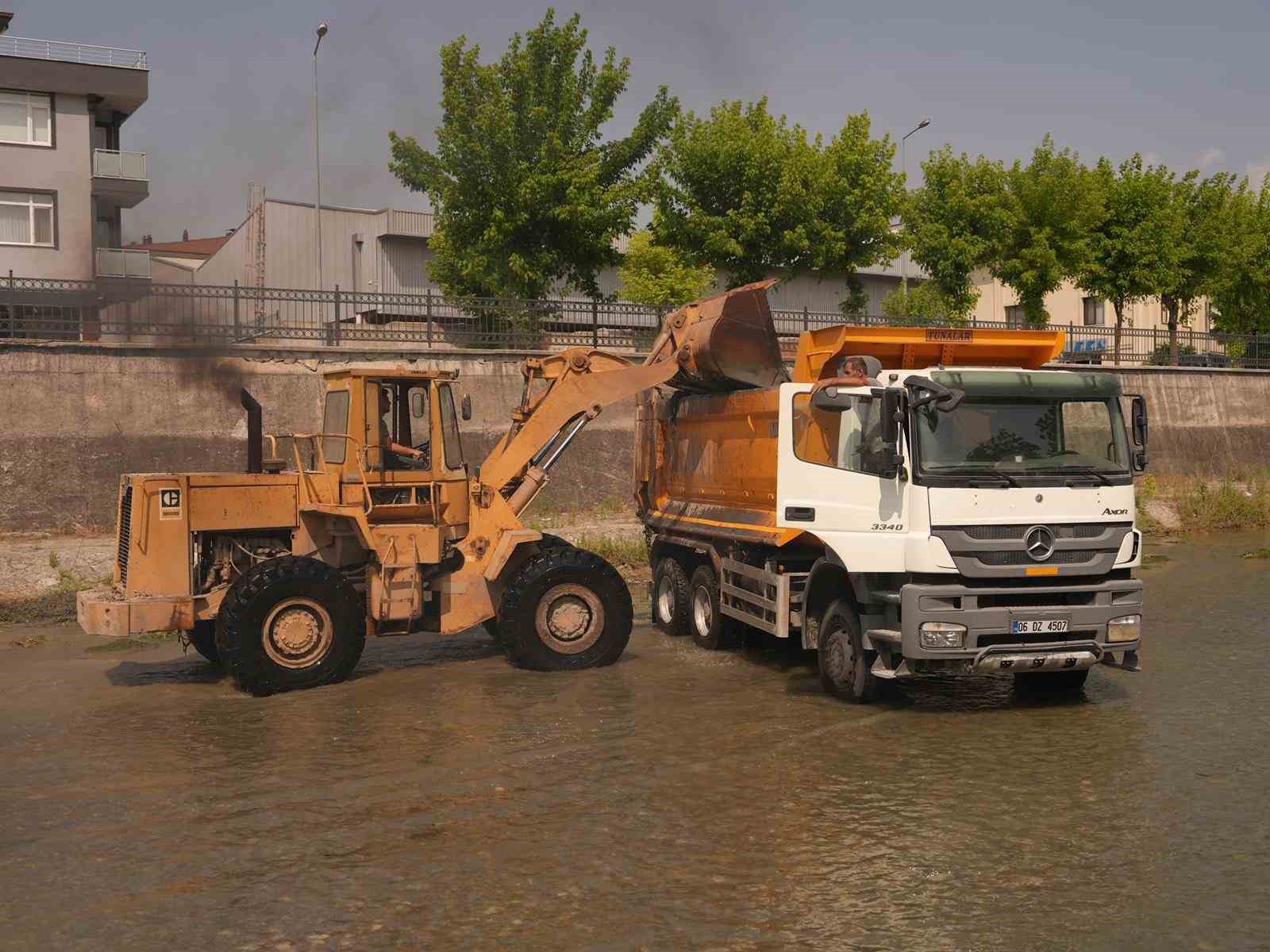 Düzce’de dere yataklarından çıkanlar ekonomiye kazandırılacak 