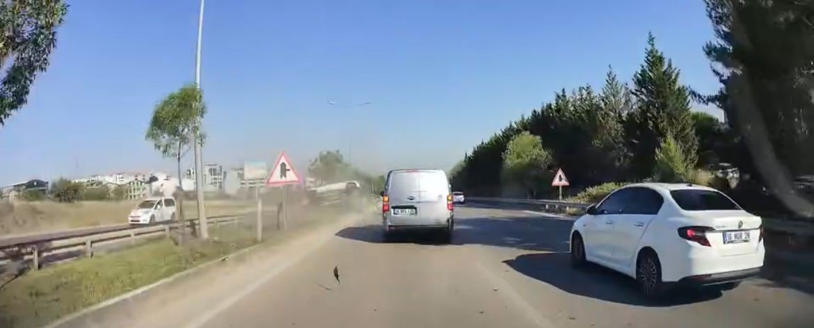Kontrolden çıktı böyle takla attı, kaza yapan çiftin burnu kanamadı 