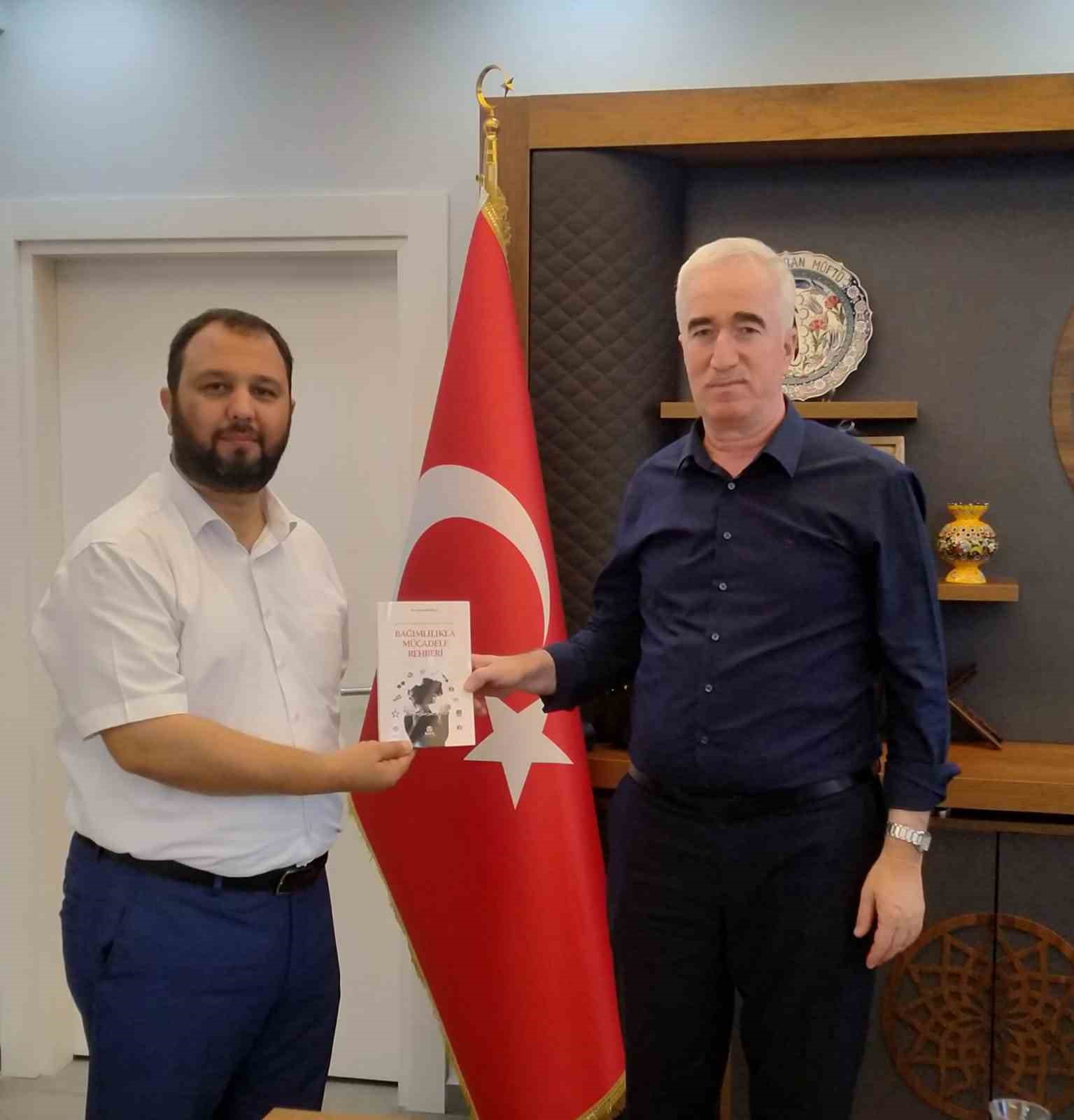 Din görevlileri bağımlılıkla mücadelede sahaya iniyor 