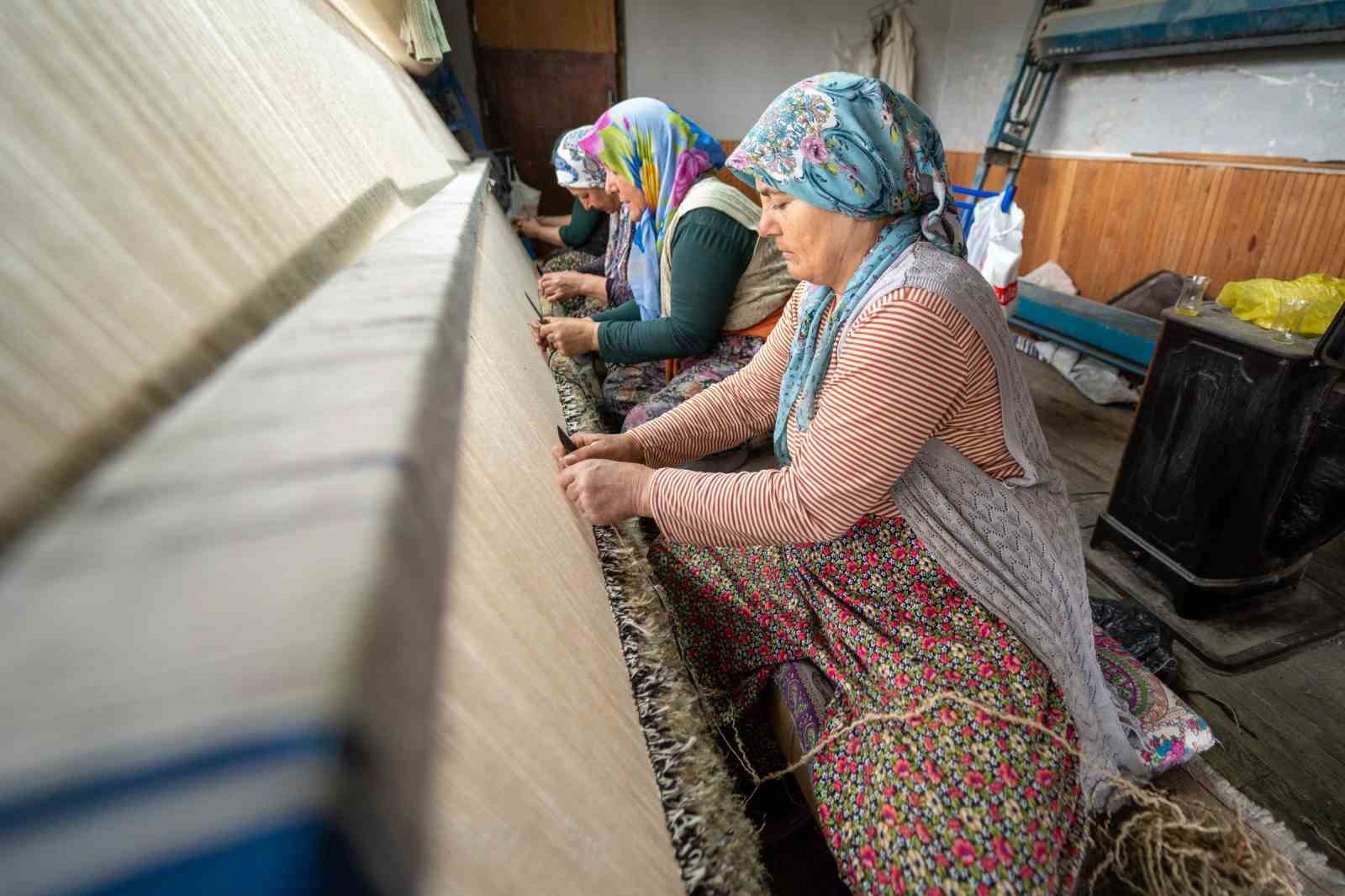 Dokumacılığın son temsilcileri mesleklerini korumak için direniyor 