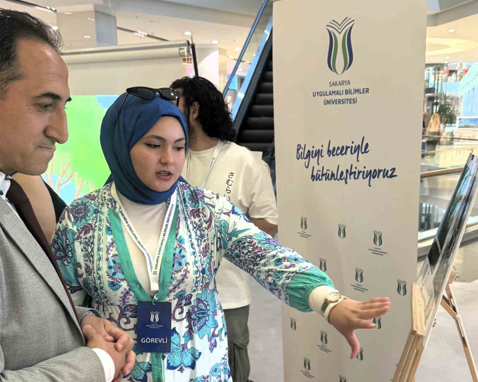 Özgün eserler Sanat ve Tasarım Sergisi’nde sergilendi 