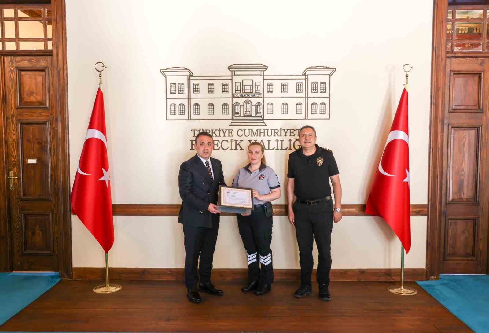 Özel güvenlik görevlilerini kabul etti 