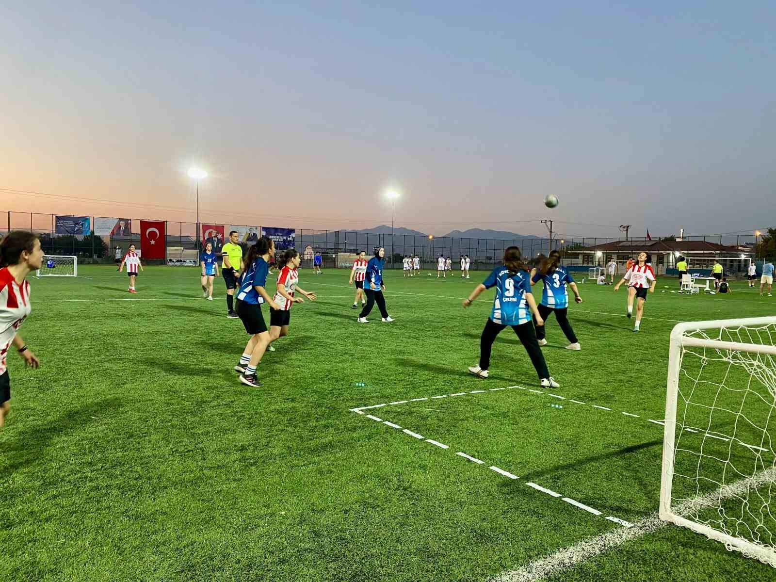 Koçarlı’da futbol turnuvası başladı 