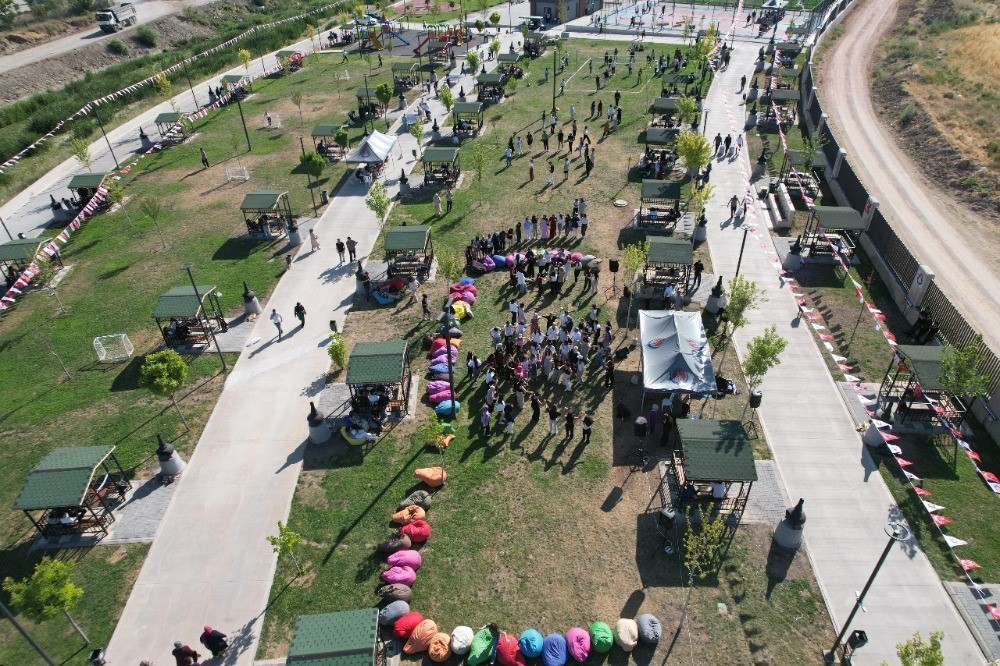 Sincan Belediye Başkanı Ercan öğrencilerle piknik yaptı 