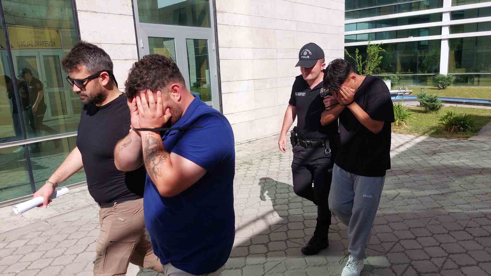 Siber polisinden müstehcenlik operasyonu: 42 gözaltı 