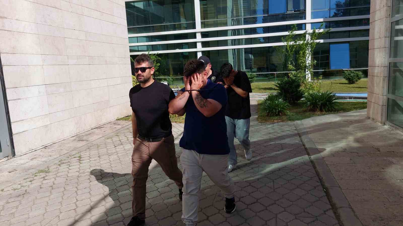 Siber polisinden müstehcenlik operasyonu: 42 gözaltı 