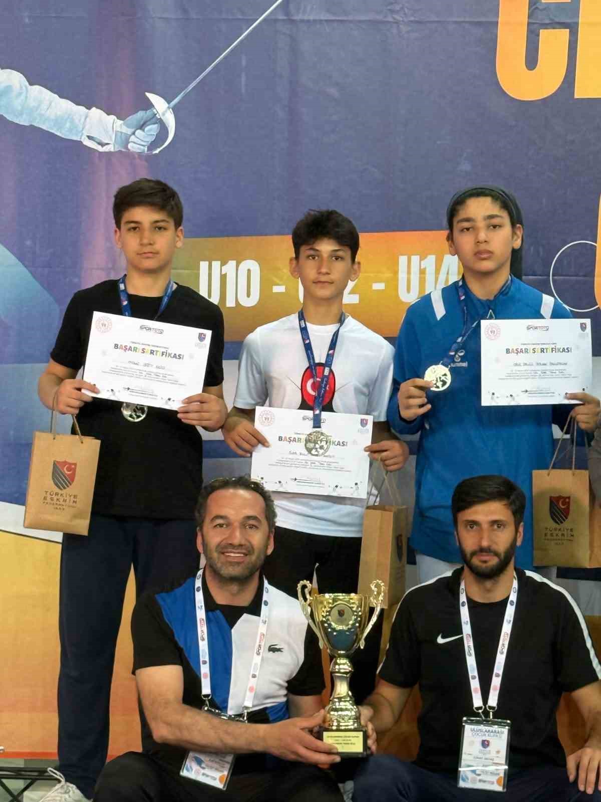 Süer Bulut, Van’ın ilk milli eskrim sporcusu oldu 