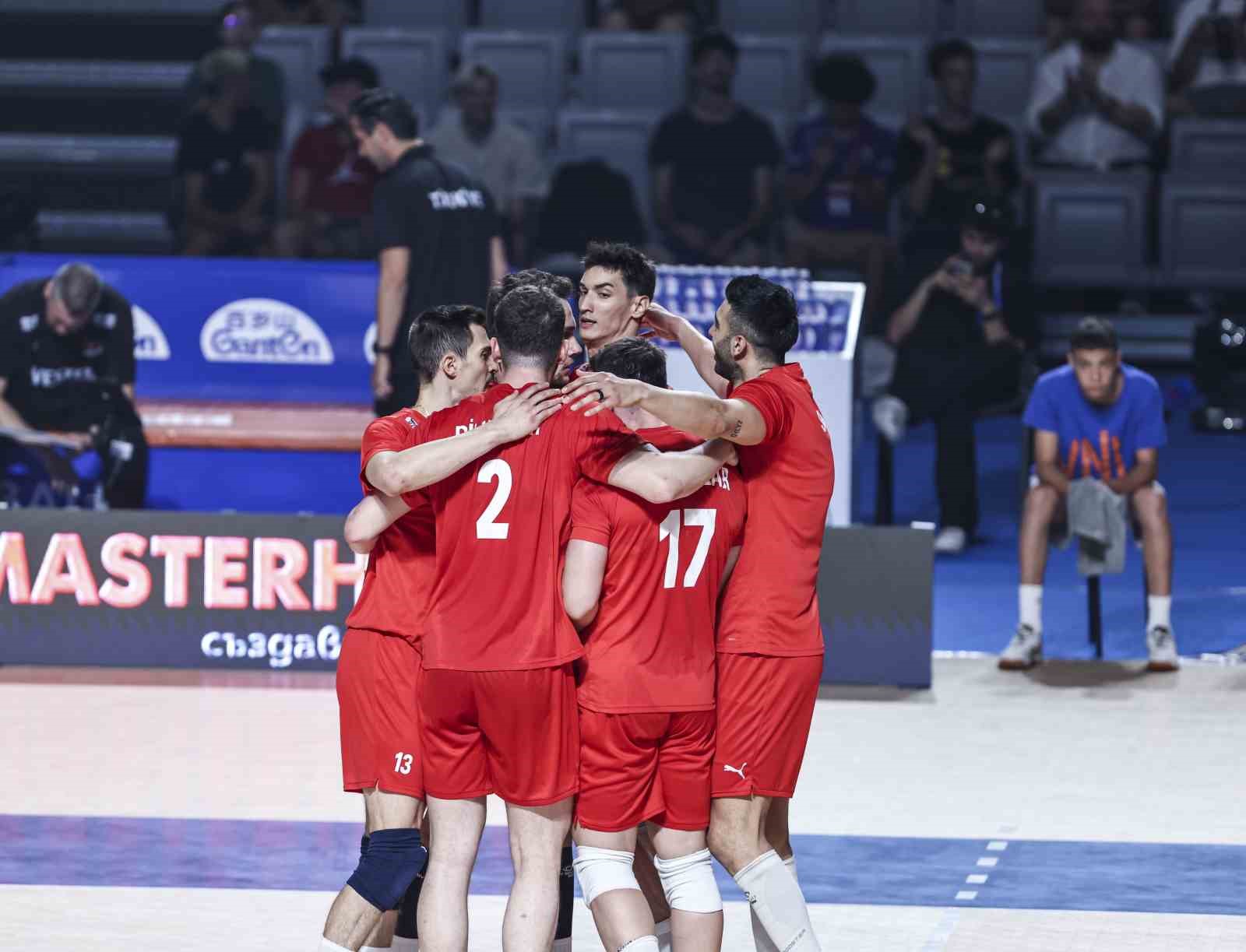 A Milli Erkek Voleybol Takımı, Ukrayna’ya 3-0 mağlup oldu 