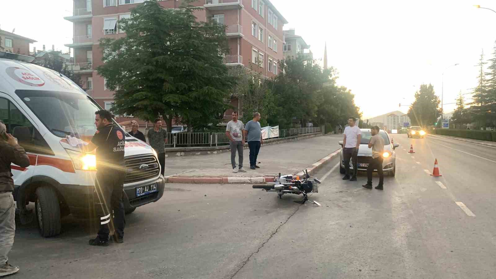 Karaman’da otomobille çarpışan motosiklet sürücüsü yaralandı 