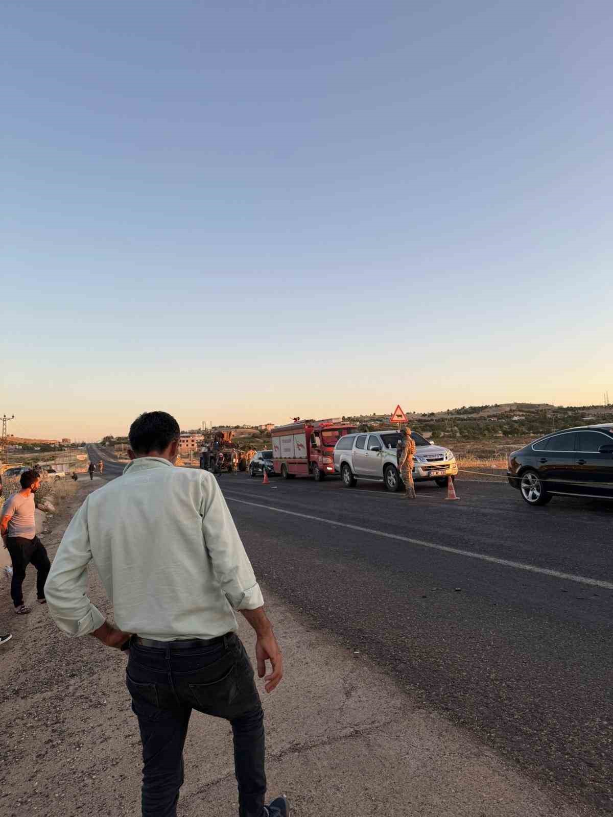 Diyarbakır’da yolun karşısına geçemeye çalışan çifte otomobil çarptı: 1 ölü, 1 yaralı 