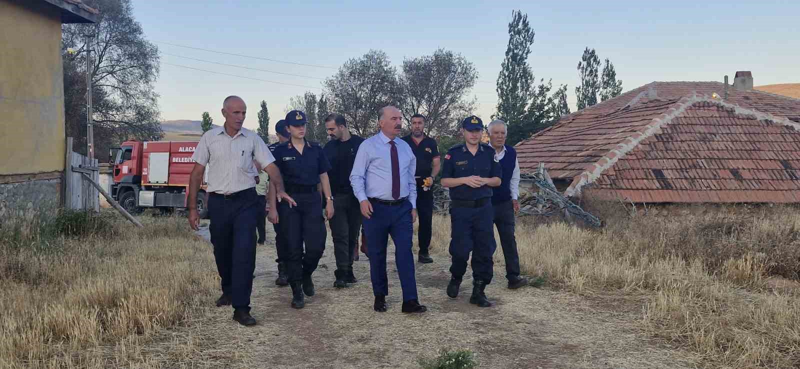 Çorum Valisi Çalgan, yangın bölgesinde incelemelerde bulundu 