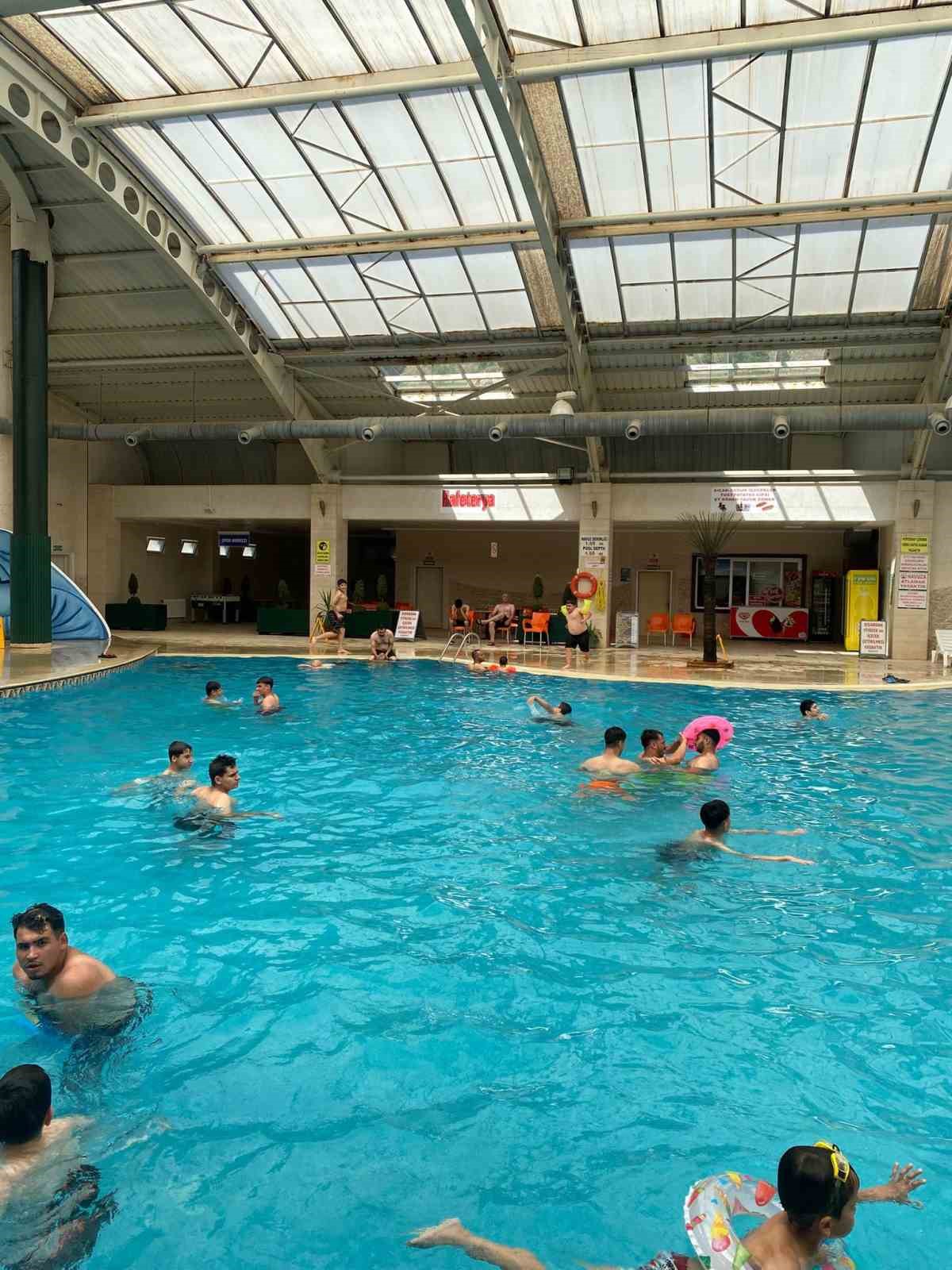 Gediz Belediyesi’nden öğrencilere aquapark sürprizi 