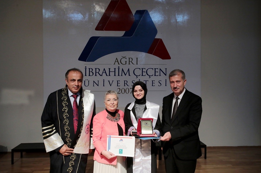 AİÇÜ Tıp Fakültesi’nde mezuniyet töreni düzenlendi 