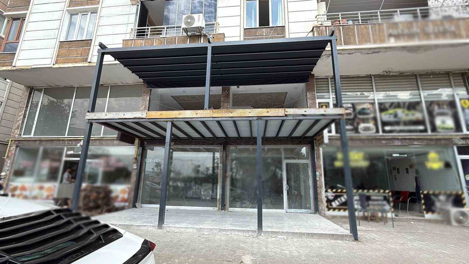 Siirt’te kaçak yapılar belediye ekiplerince yıkıldı 